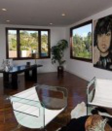 unique-glass-chair-rihanna-residence-luxury-and-natural-home-design-in-beverly-hills-california